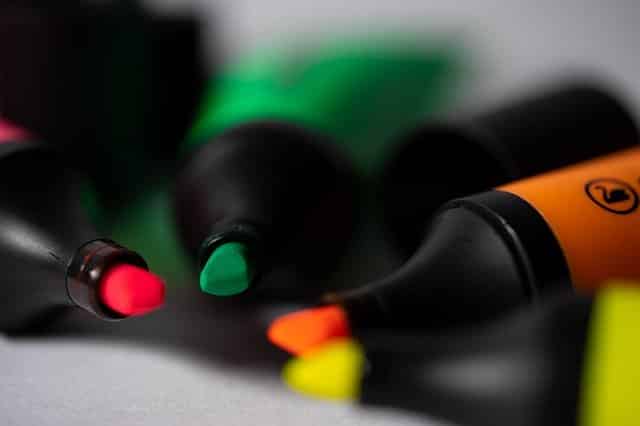 Marker Paper Pen Business Pencil  - christoph_mschrd / Pixabay